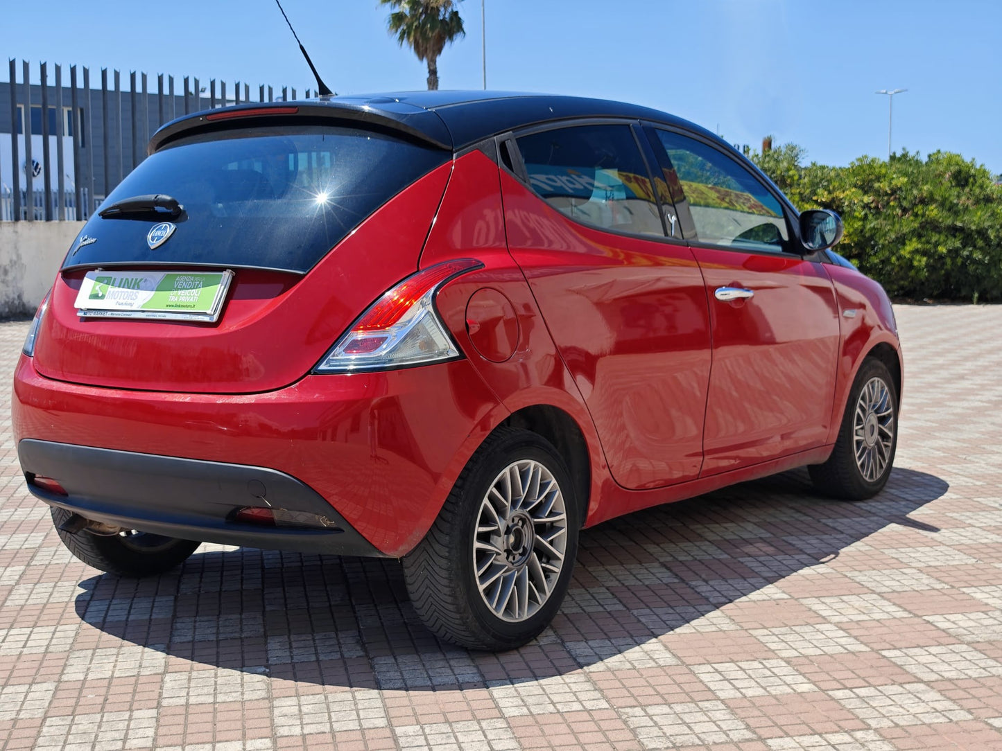 LANCIA YPSILON BLACK&RED 1.3 JTD 95CV STOP&START