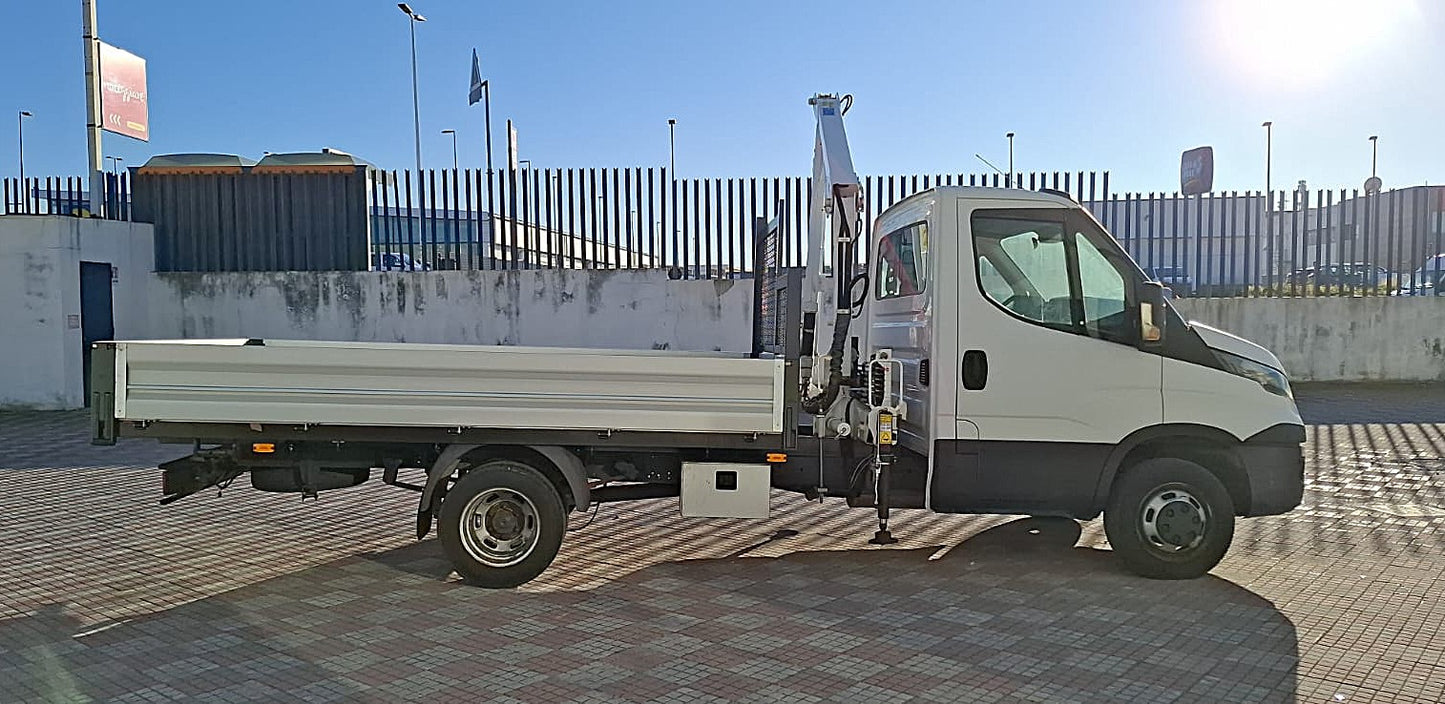 π Iveco Daily 35C13 2.3 β Cassone fisso con Gru Bonfiglioli
