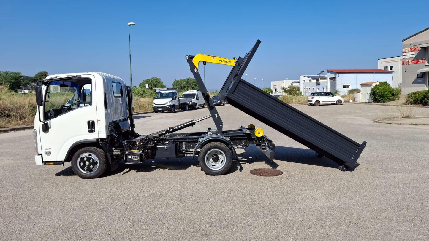 ๐ ISUZU M21 T โ Scarrabile Palfinger 30 q.li