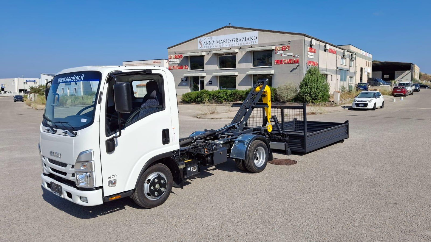 ๐ ISUZU M21 T โ Scarrabile Palfinger 30 q.li