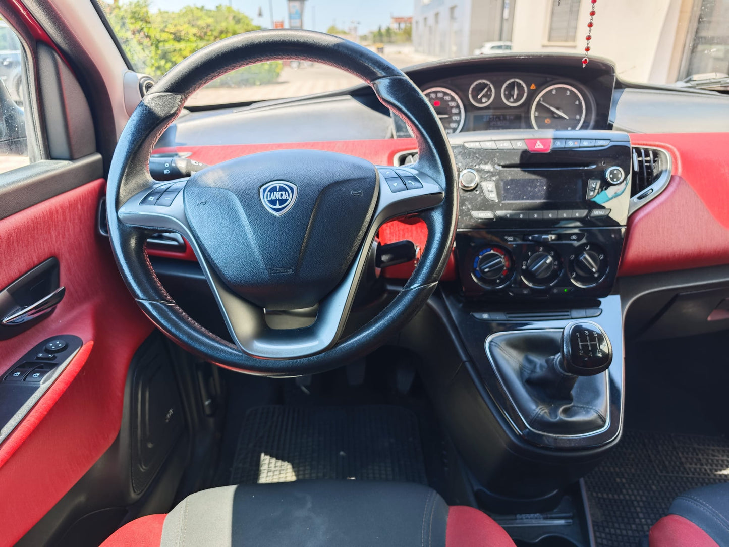 LANCIA YPSILON BLACK&RED 1.3 JTD 95CV STOP&START