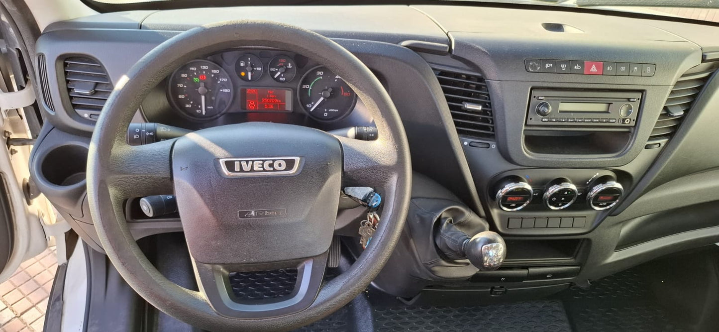 π Iveco Daily 35C13 2.3 β Cassone fisso con Gru Bonfiglioli