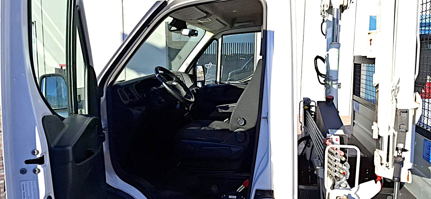 π Iveco Daily 35C13 2.3 β Cassone fisso con Gru Bonfiglioli