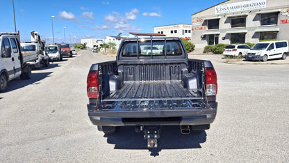 TOYOTA HILUX 2.4 D-4D EXTRA CAB COMFORT 4x4