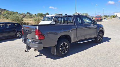TOYOTA HILUX 2.4 D-4D EXTRA CAB COMFORT 4x4