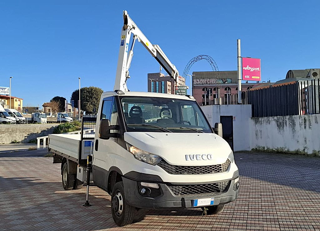 🚛 Iveco Daily 35C13 2.3 – Cassone fisso con Gru Bonfiglioli