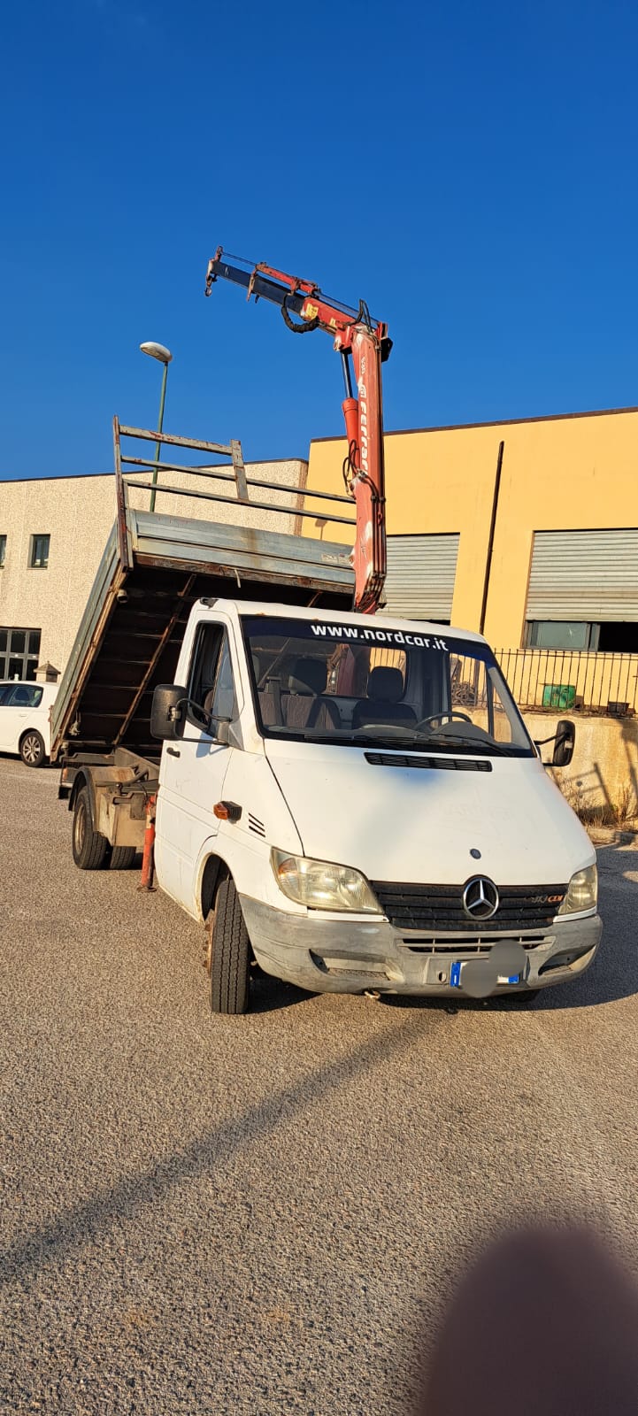 🚛 Mercedes Sprinter 2.2 CDI – Ribaltabile Trilaterale con Gru Ferrari 3 sfili