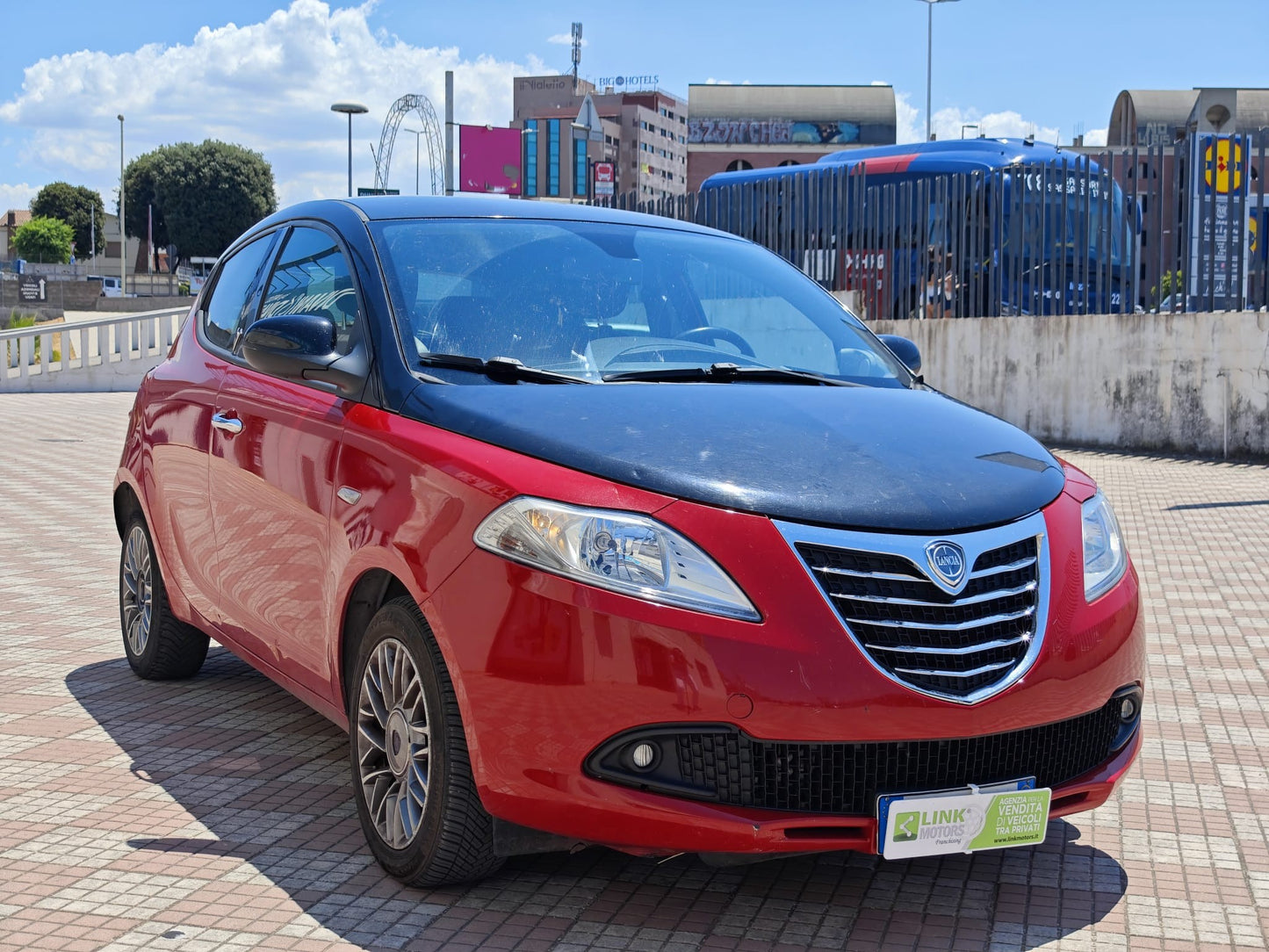 LANCIA YPSILON BLACK&RED 1.3 JTD 95CV STOP&START