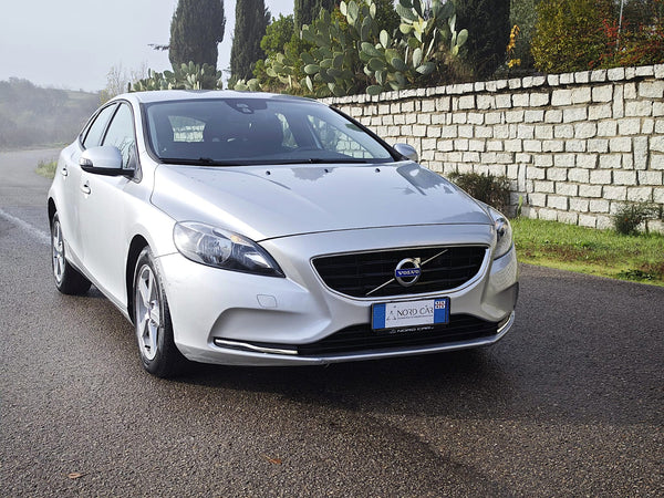 VOLVO V40 D2 1.6 Momentum — 114 CV | 11/2014 | 129.000 km