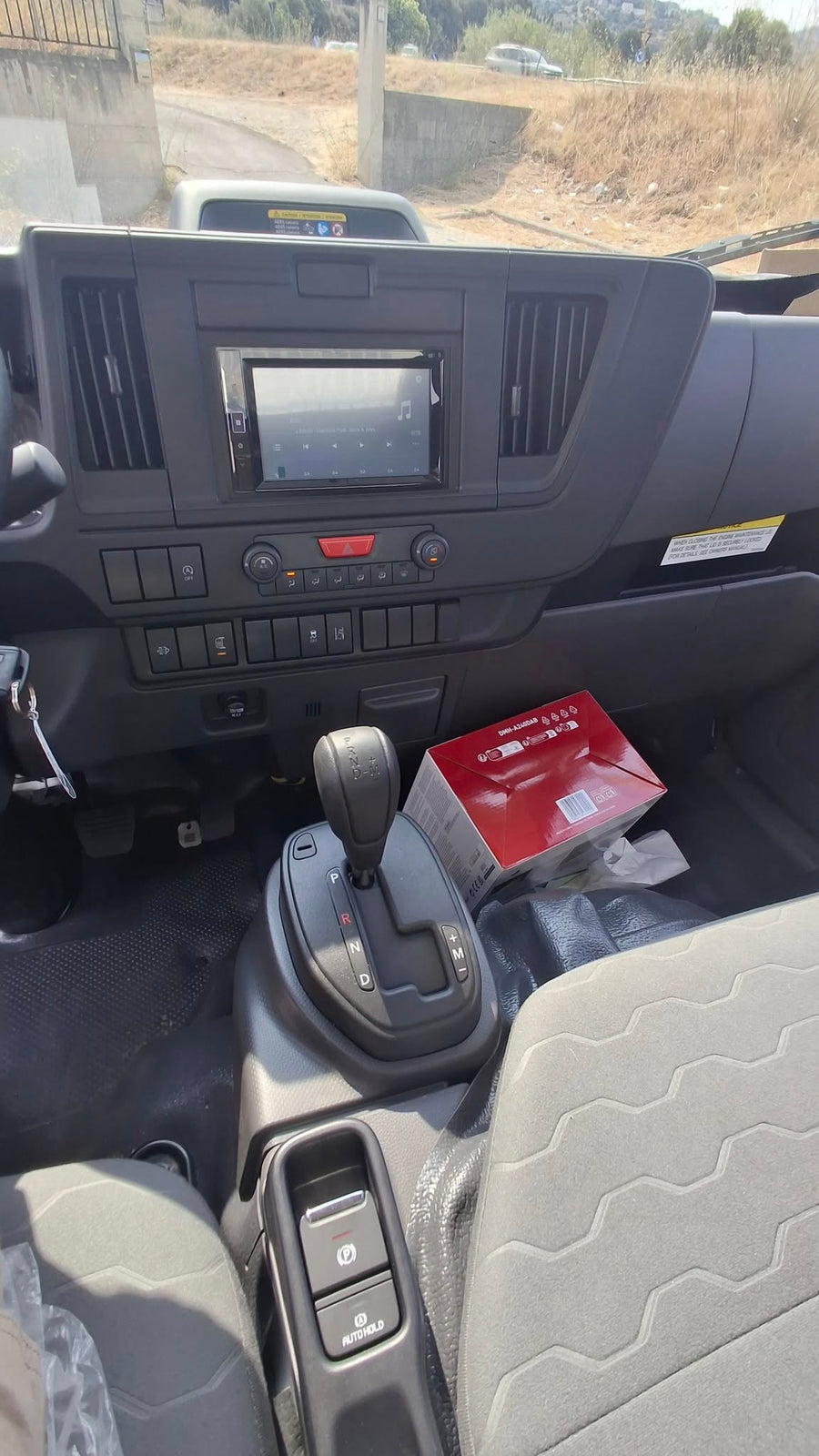 ISUZU M21 NEW GENERATION RIBALTABILE TRILATERALE A/T – FULL OPTIONAL