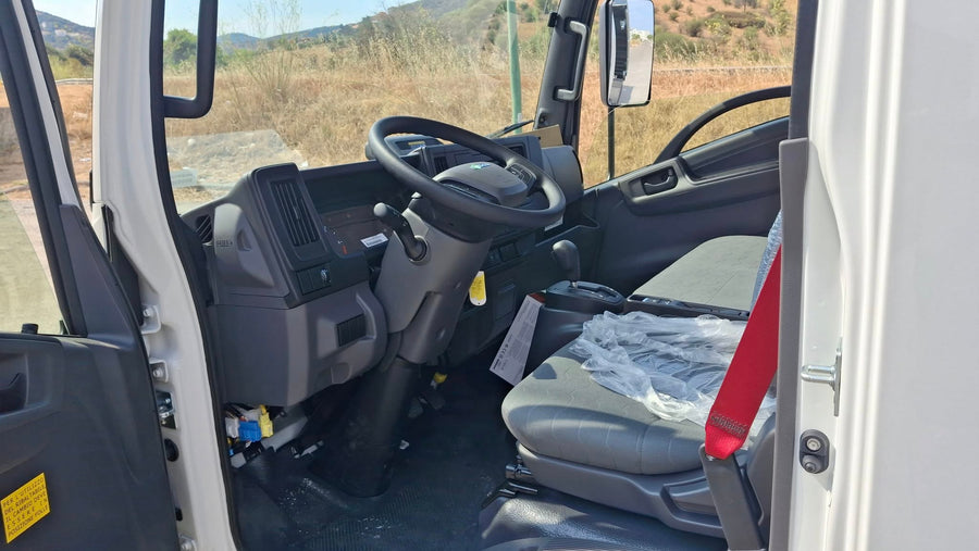 ISUZU M21 NEW GENERATION RIBALTABILE TRILATERALE A/T – FULL OPTIONAL
