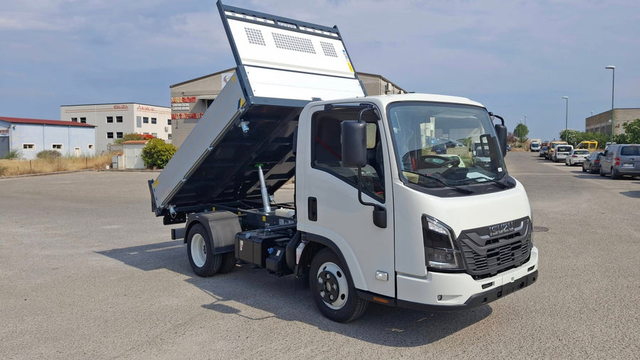 ISUZU M21 NEW GENERATION RIBALTABILE TRILATERALE A/T – FULL OPTIONAL