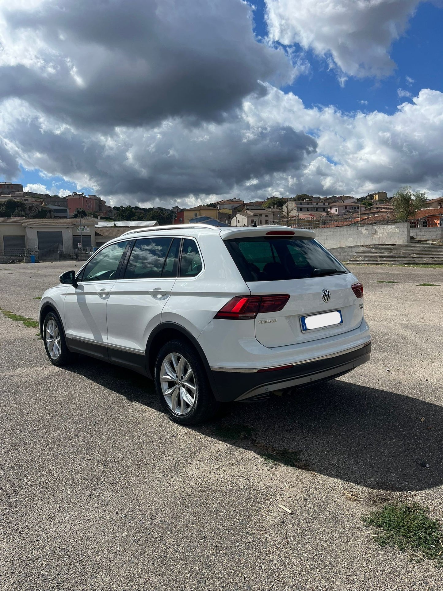 VOLKSWAGEN TIGUAN 2.0 TDI SCR 4MOTION Advanced BlueMotion Technology – 150 CV Immatricolazione: 02/2017 – 207.000 km