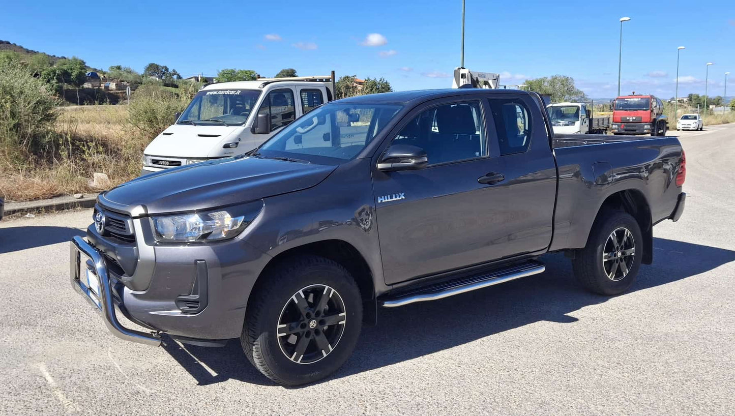 TOYOTA HILUX 2.4 D-4D EXTRA CAB COMFORT 4x4