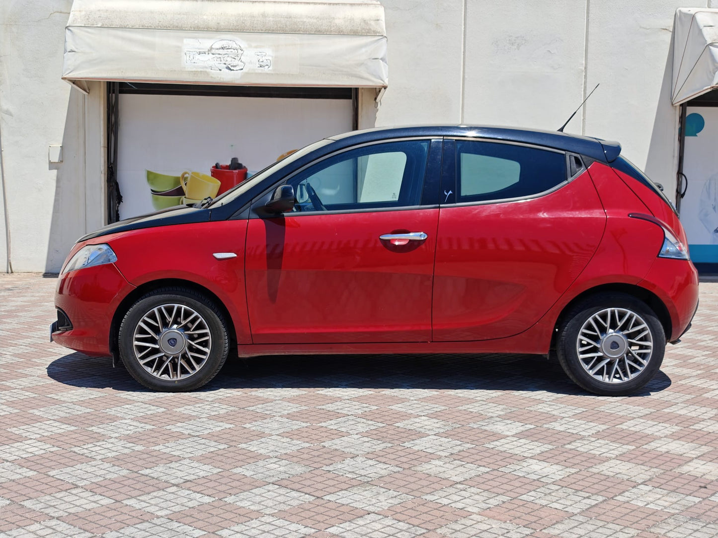 LANCIA YPSILON BLACK&RED 1.3 JTD 95CV STOP&START