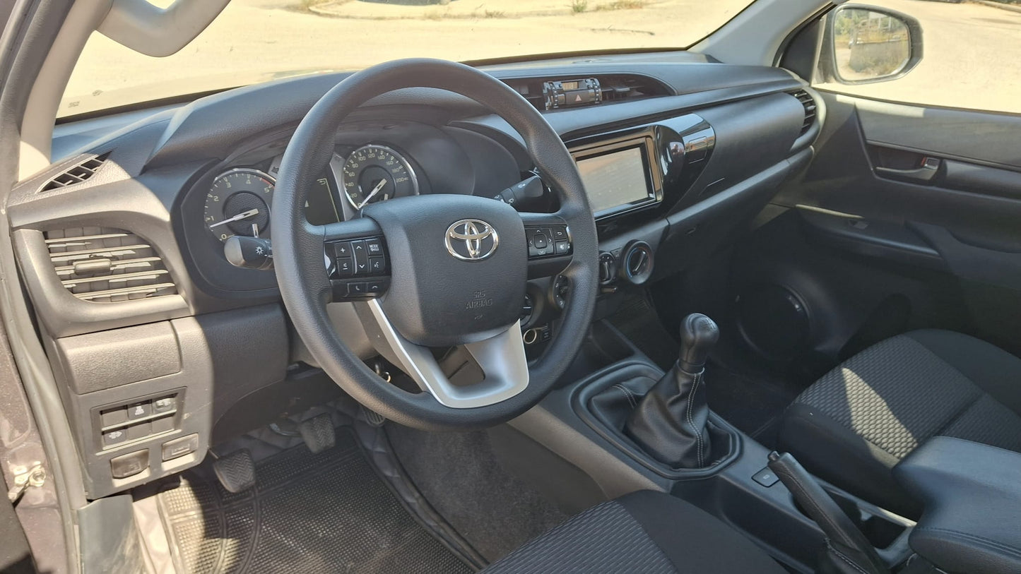 TOYOTA HILUX 2.4 D-4D EXTRA CAB COMFORT 4x4