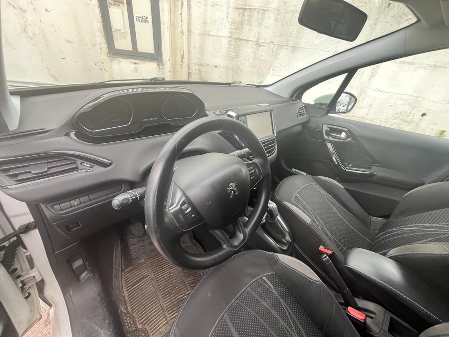 PEUGEOT 208 1.2 BENZINA • CAMBIO MANUALE • 12/2012