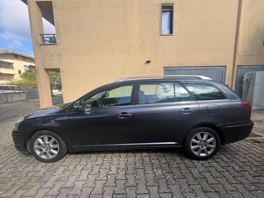 TOYOTA Avensis 2.2 D-4D 150 CV Station Wagon | 02/2008 | 157.300 km