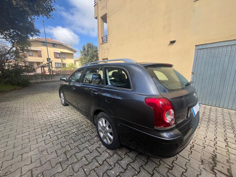 TOYOTA Avensis 2.2 D-4D 150 CV Station Wagon | 02/2008 | 157.300 km