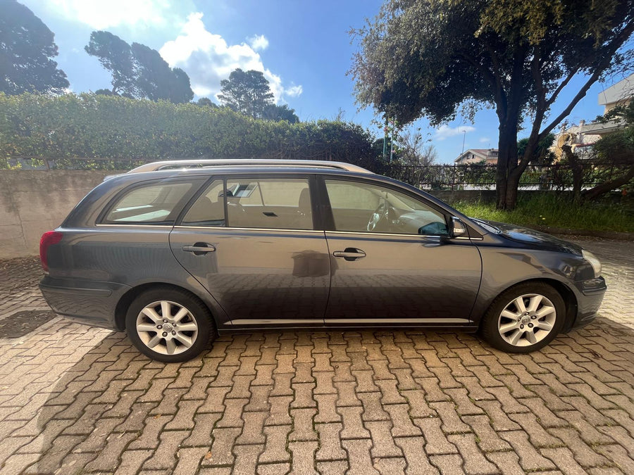 TOYOTA Avensis 2.2 D-4D 150 CV Station Wagon | 02/2008 | 157.300 km