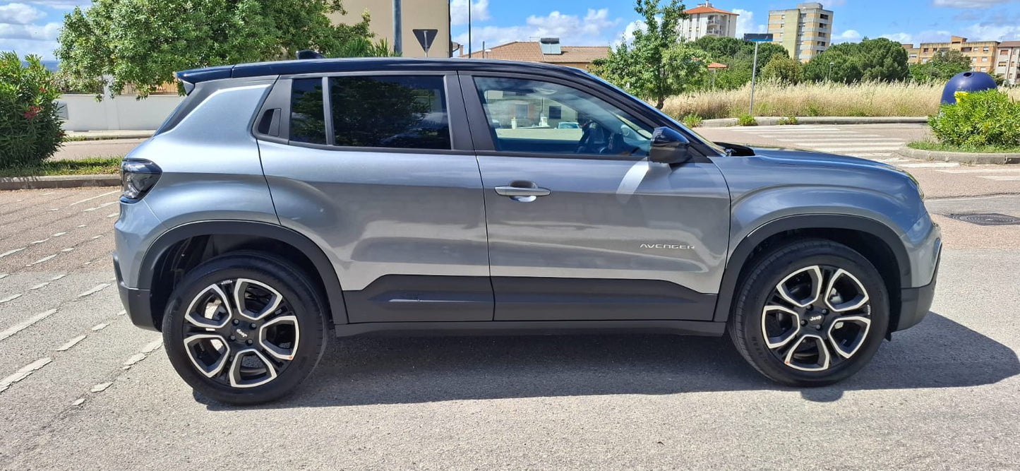 JEEP AVENGER SUMMIT 1.2 TURBO 100CV – KM ZERO GENNAIO 2025