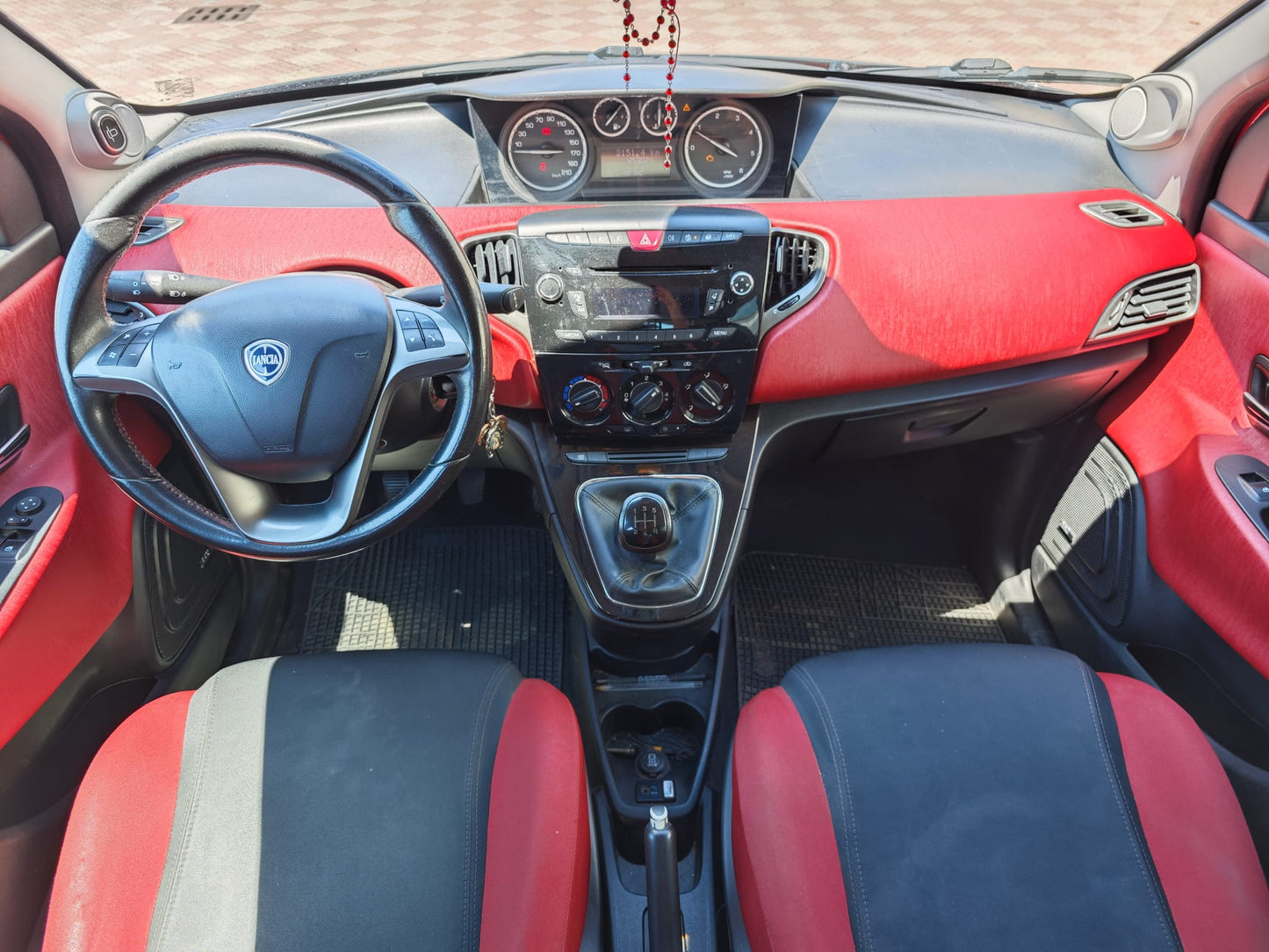 LANCIA YPSILON BLACK&RED 1.3 JTD 95CV STOP&START