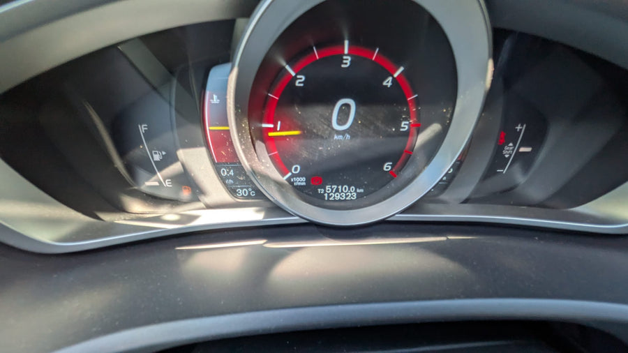 VOLVO V40 D2 1.6 Momentum — 114 CV | 11/2014 | 129.000 km