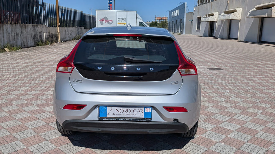 VOLVO V40 D2 1.6 Momentum — 114 CV | 11/2014 | 129.000 km