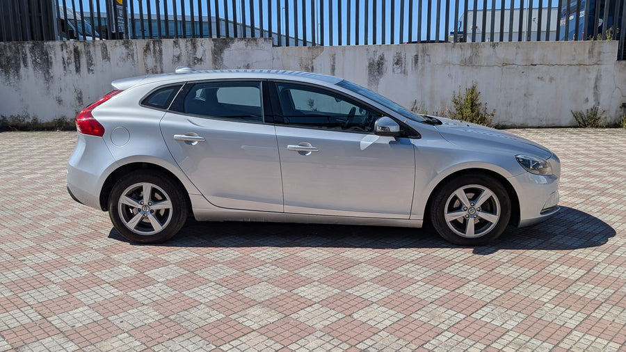 VOLVO V40 D2 1.6 Momentum — 114 CV | 11/2014 | 129.000 km