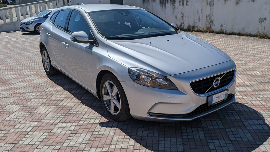 VOLVO V40 D2 1.6 Momentum — 114 CV | 11/2014 | 129.000 km