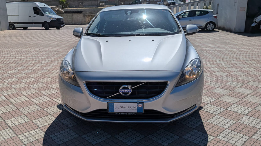 VOLVO V40 D2 1.6 Momentum — 114 CV | 11/2014 | 129.000 km