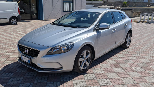 VOLVO V40 D2 1.6 Momentum — 114 CV | 11/2014 | 129.000 km