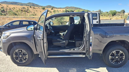 TOYOTA HILUX 2.4 D-4D EXTRA CAB COMFORT 4x4