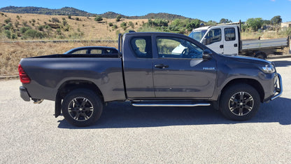 TOYOTA HILUX 2.4 D-4D EXTRA CAB COMFORT 4x4