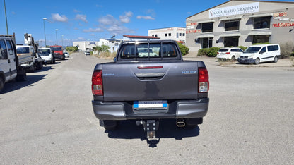 TOYOTA HILUX 2.4 D-4D EXTRA CAB COMFORT 4x4