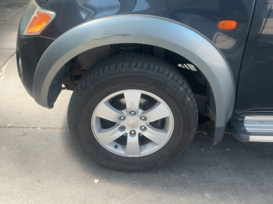 MITSUBISHI L200 2.5 DI-D Intense Doppia Cabina 4WD | 2006 | 218.937 km