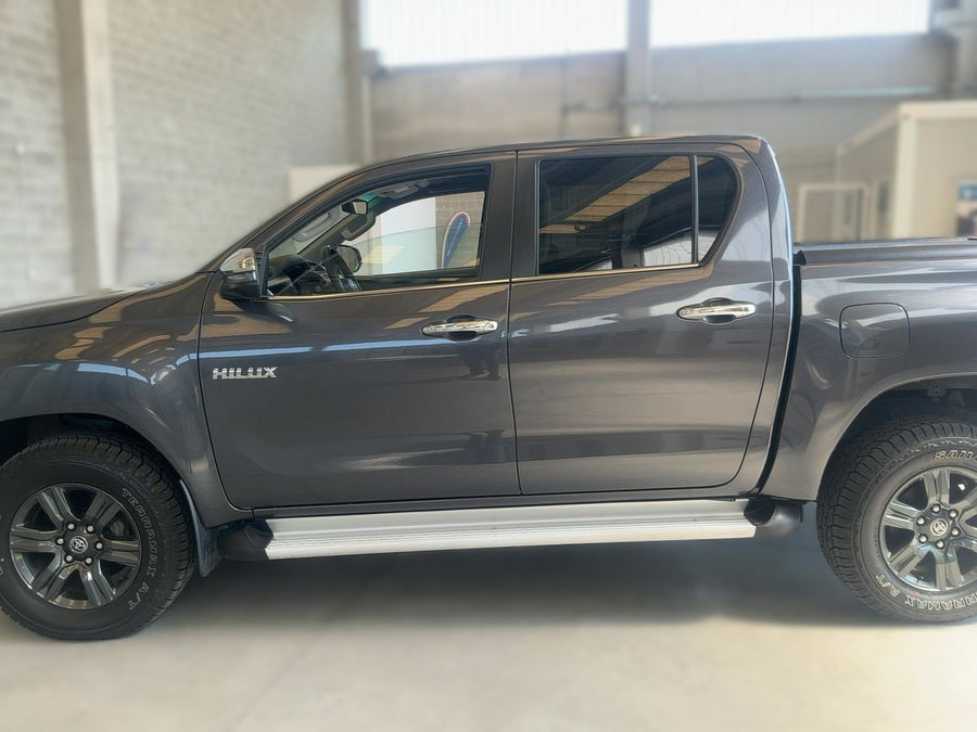 TOYOTA HILUX 2.4 D-4D Lounge 4x4 Automatico — 150 CV | 02/2022 | 40.037 km