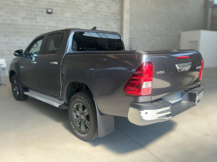TOYOTA HILUX 2.4 D-4D Lounge 4x4 Automatico — 150 CV | 02/2022 | 40.037 km