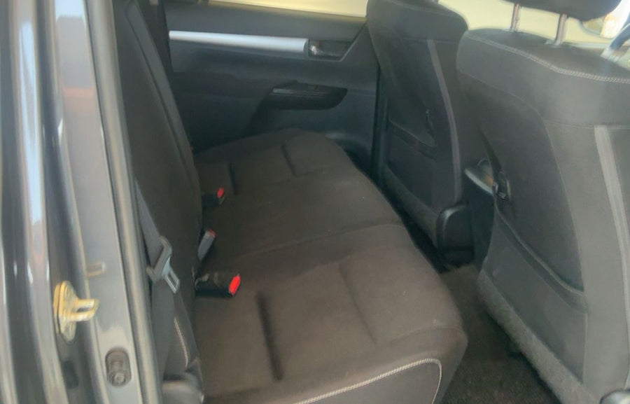 TOYOTA HILUX 2.4 D-4D Lounge 4x4 Automatico — 150 CV | 02/2022 | 40.037 km