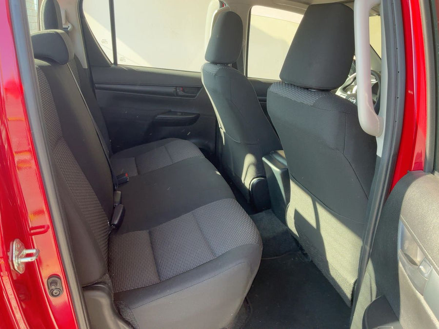 TOYOTA HILUX 2.4 D-4D Double Cab Comfort 4x4 150 CV Anno 05/2023 • 30.870 km • Diesel