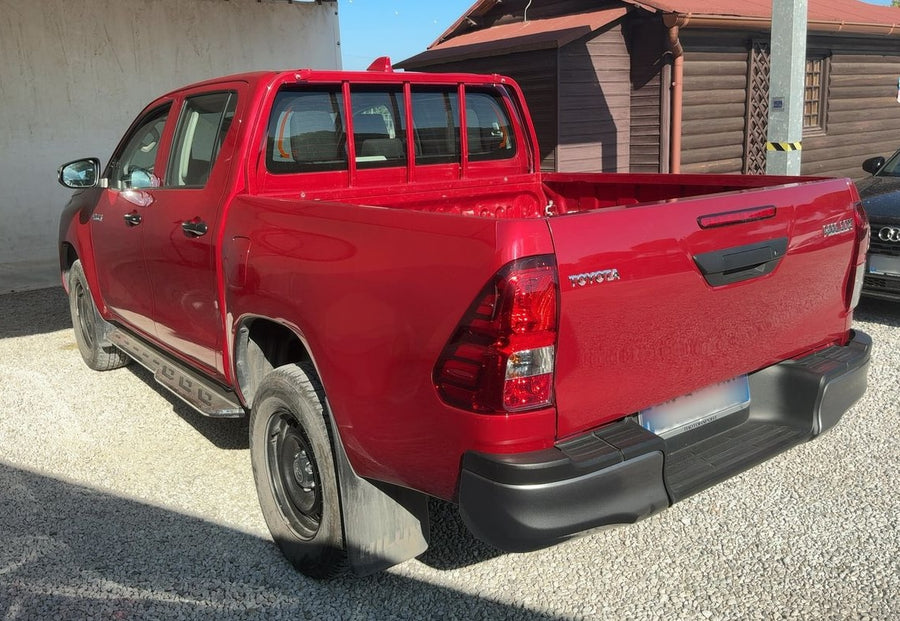 TOYOTA HILUX 2.4 D-4D Double Cab Comfort 4x4 150 CV Anno 05/2023 • 30.870 km • Diesel