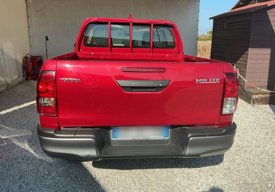 TOYOTA HILUX 2.4 D-4D Double Cab Comfort 4x4 150 CV Anno 05/2023 • 30.870 km • Diesel