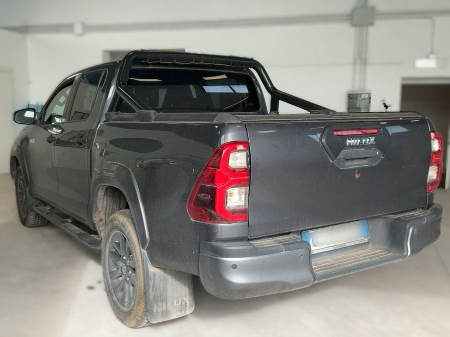TOYOTA Hilux 2.8 D-4D Double Cab Invincible 4x4 — 204 CV | 07/2022 | 49.649 km