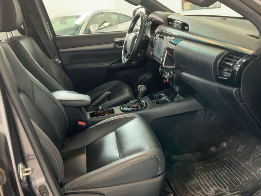 TOYOTA Hilux 2.8 D-4D Double Cab Invincible 4x4 — 204 CV | 07/2022 | 49.649 km