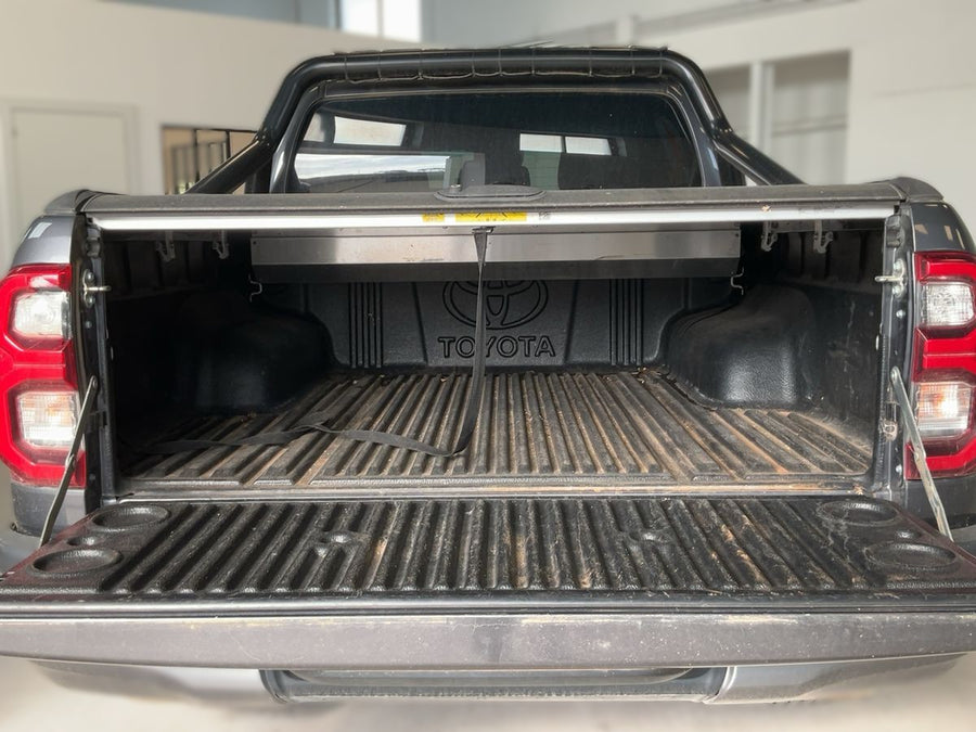 TOYOTA Hilux 2.8 D-4D Double Cab Invincible 4x4 — 204 CV | 07/2022 | 49.649 km