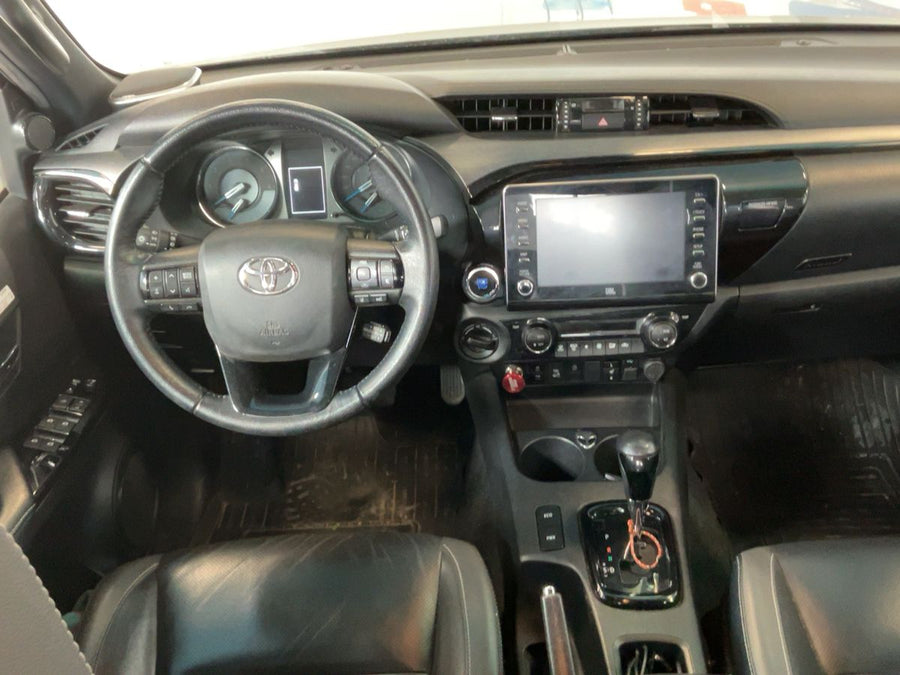 TOYOTA Hilux 2.8 D-4D Double Cab Invincible 4x4 — 204 CV | 07/2022 | 49.649 km
