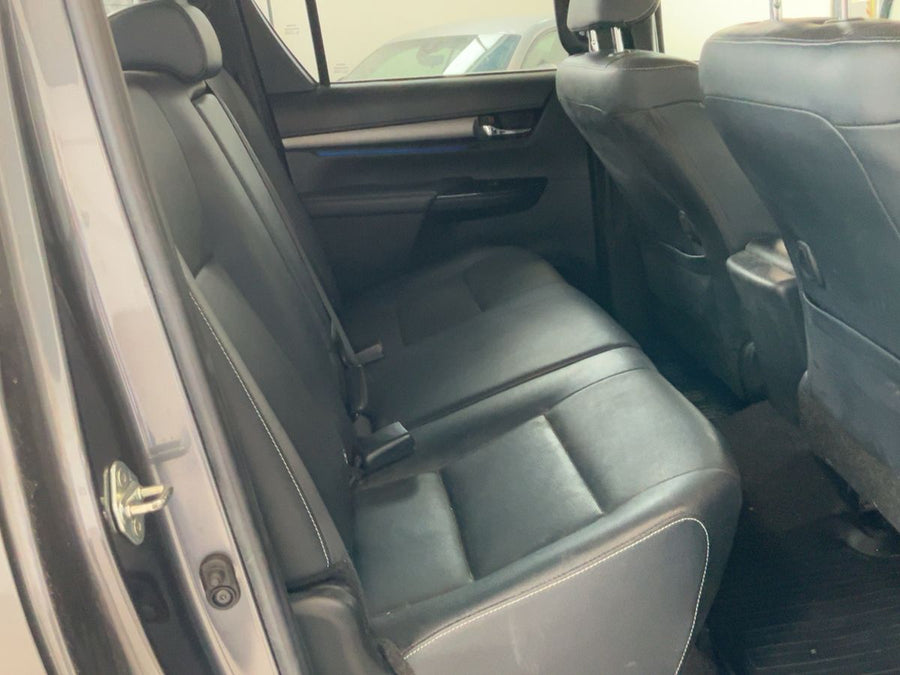 TOYOTA Hilux 2.8 D-4D Double Cab Invincible 4x4 — 204 CV | 07/2022 | 49.649 km