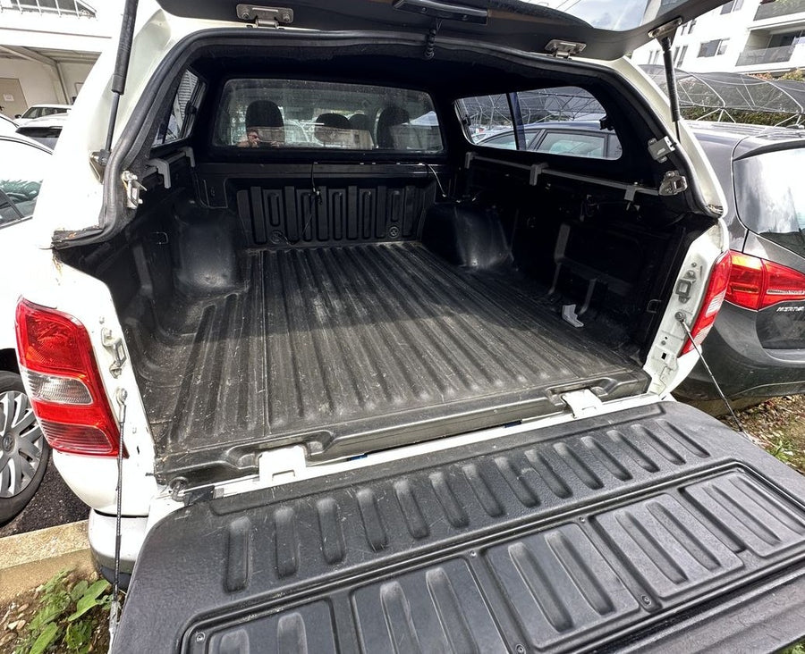 MITSUBISHI L200 2.4 DI-D Double Cab Plus 4WD Auto — 180 CV | 11/2016 | 129.268 km