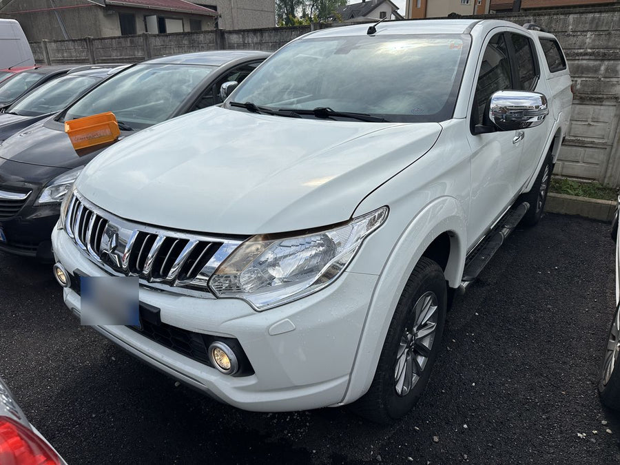 MITSUBISHI L200 2.4 DI-D Double Cab Plus 4WD Auto — 180 CV | 11/2016 | 129.268 km