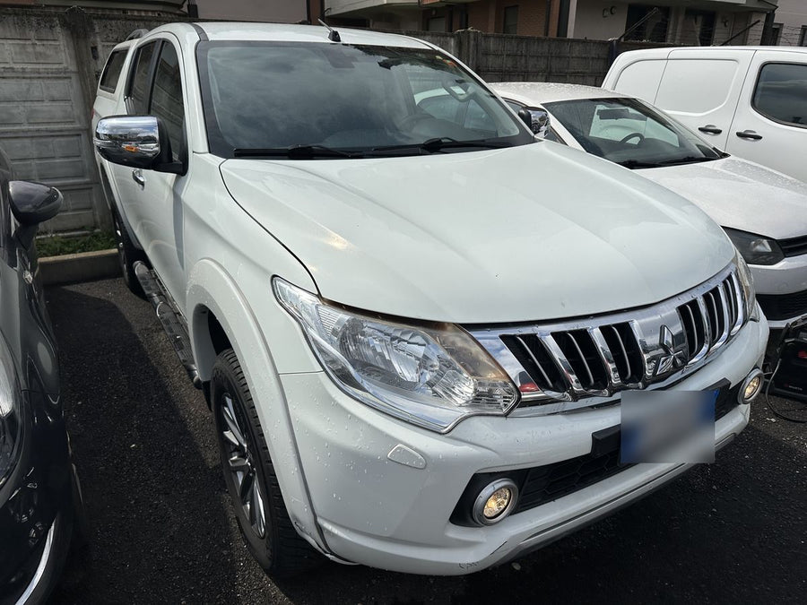 MITSUBISHI L200 2.4 DI-D Double Cab Plus 4WD Auto — 180 CV | 11/2016 | 129.268 km